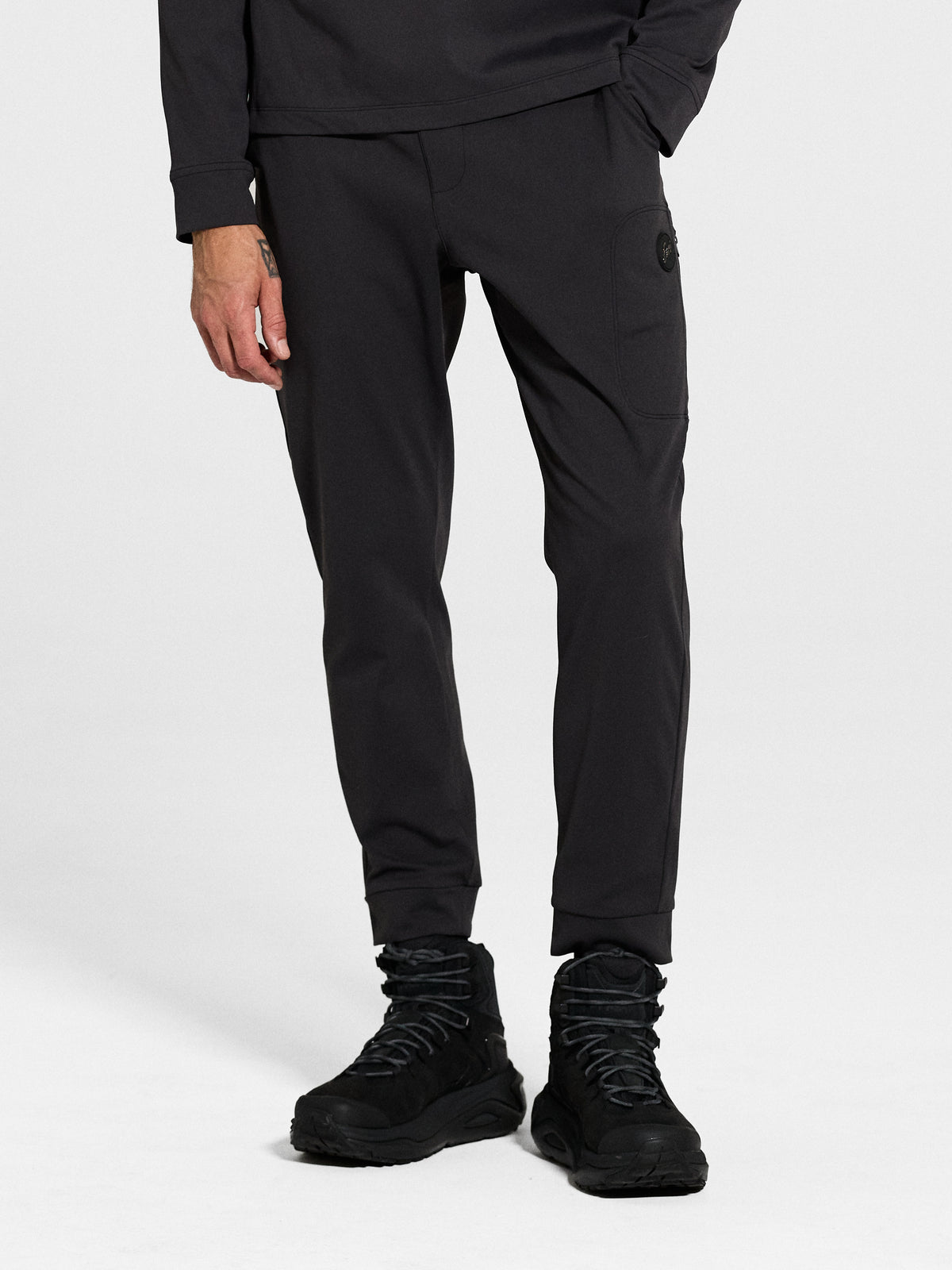 Drift Jogger in Black, side view