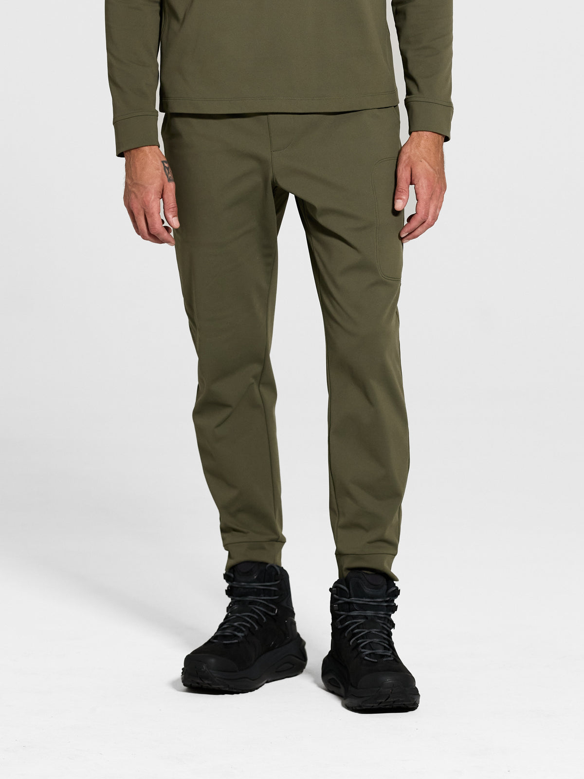 Drift Jogger in Olive