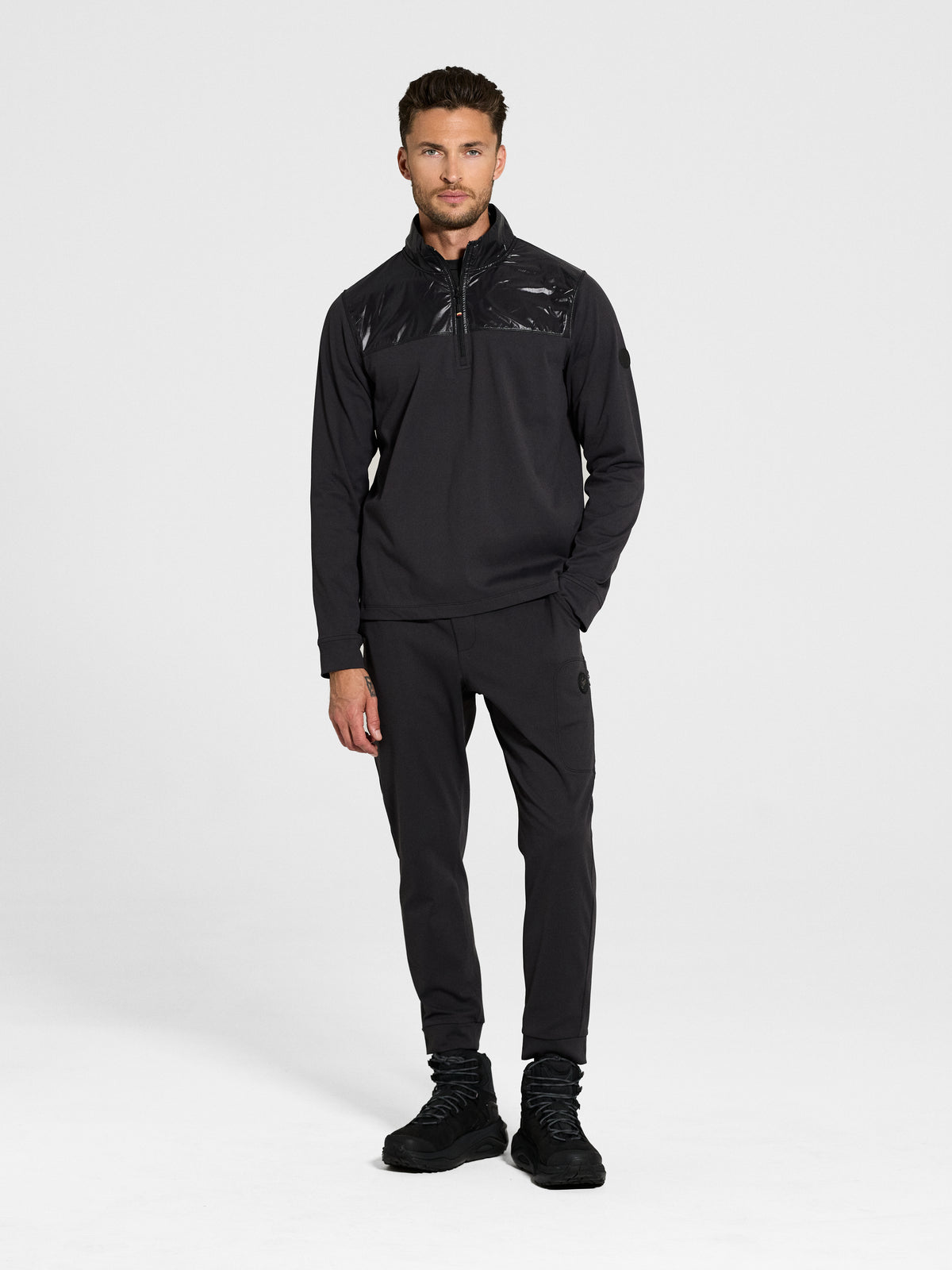 Nomad Pullover in Black — view 2