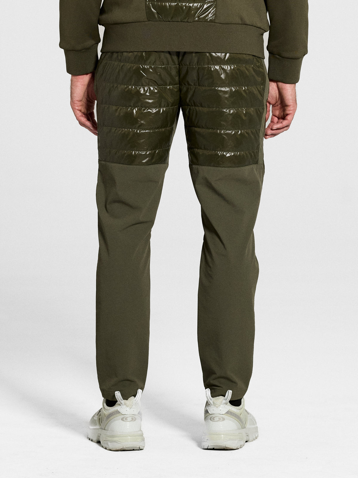 Rogue Pant in Olive, back view