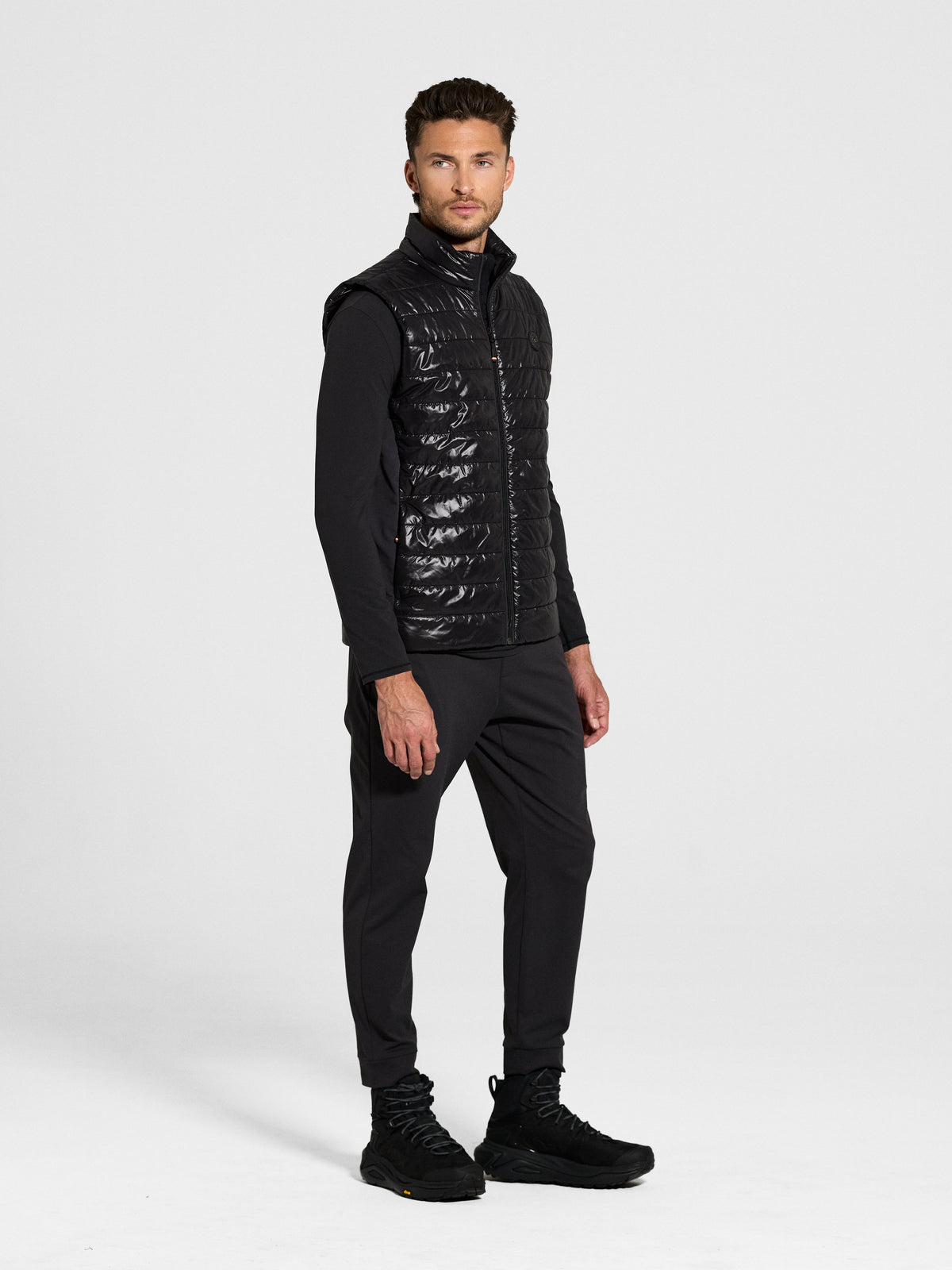Vanguard Vest in Black — view 3