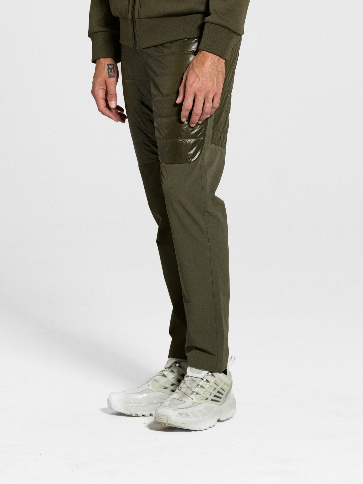 Rogue Pant in Olive, side view