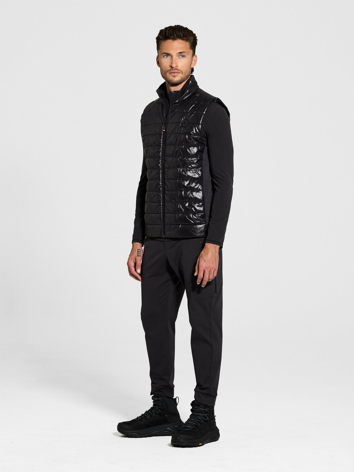 Vanguard Vest in Black — view 2